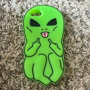 Neon green alien case, fits: iphone SE 2020, iphone 7, and iphone 8 case.